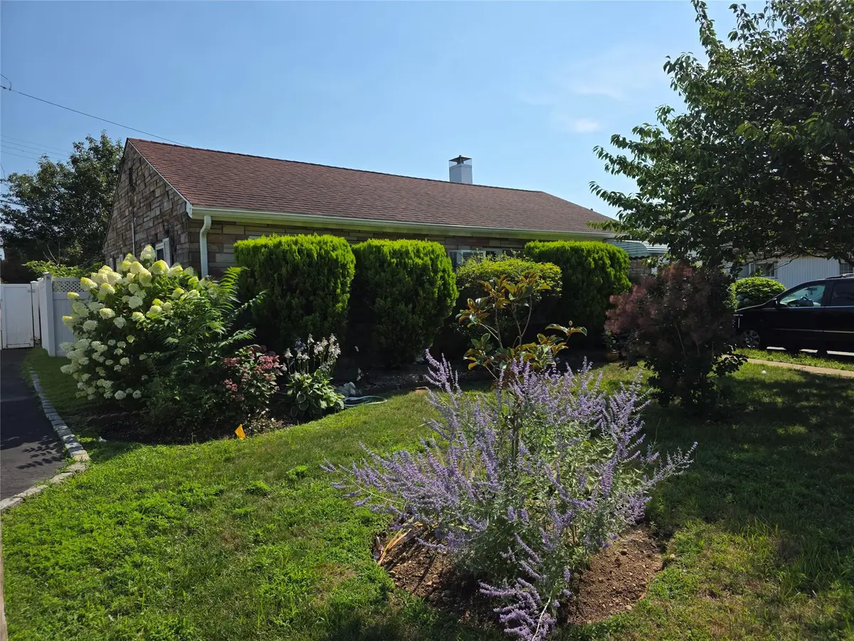 8 Reading Lane, Bethpage, NY 11714 - #1