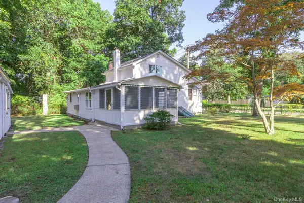 261 Elm Road W, Mastic Beach, NY 11951