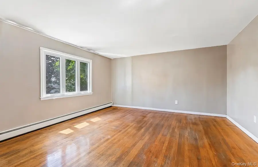 279 Mary Lou Avenue, Yonkers, NY 10703 - Image #3