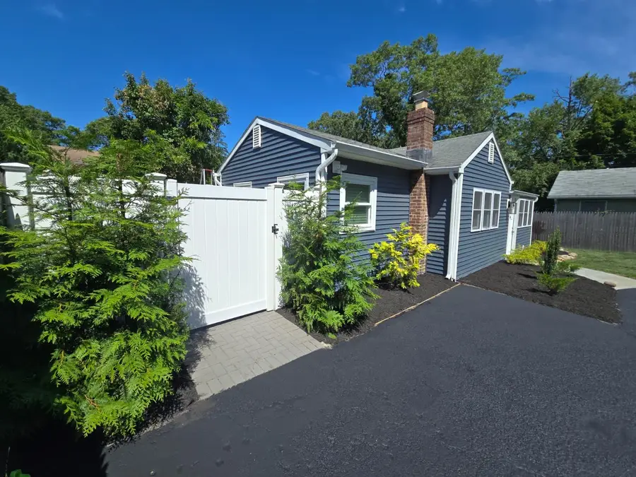 24 Malverne Road, Sound Beach, NY 11789 - Image #3