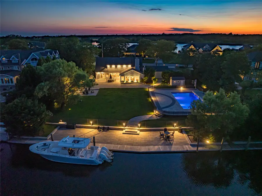 82 The Helm, East Islip, NY 11730 - Image #2