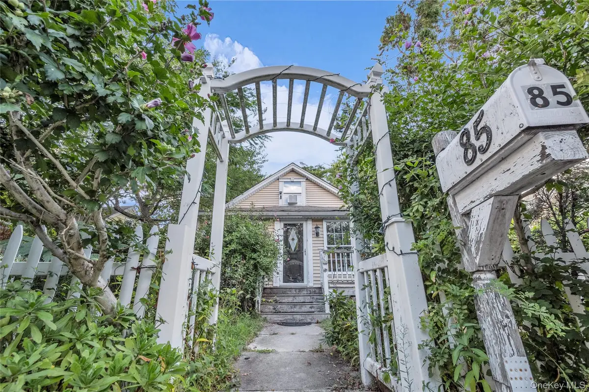 85 Robert Street, Patchogue, NY 11772 - Image #1