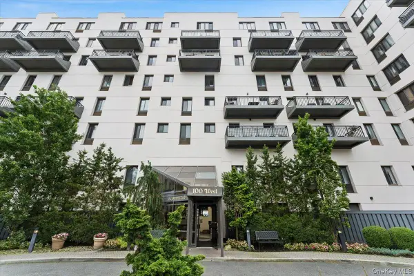 100 W Broadway #7BB, Long Beach, NY 11561