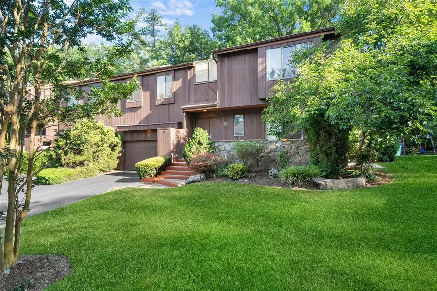 10 Morley Court, Albertson, NY 11507 - Image #3