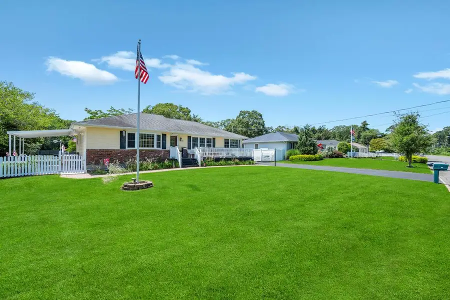 64 Rockaway Street, Islip Terrace, NY 11752 - Image #3