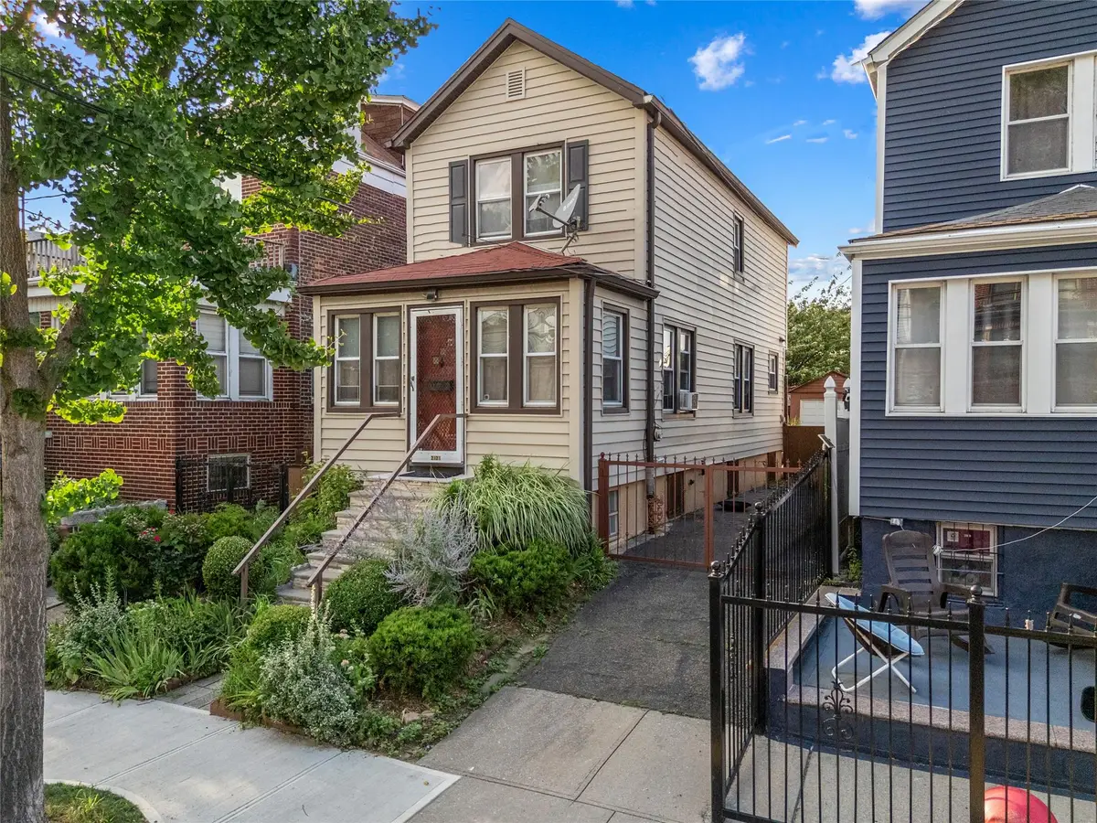 2121 Quimby Avenue, Bronx, NY 10473 - Image #1