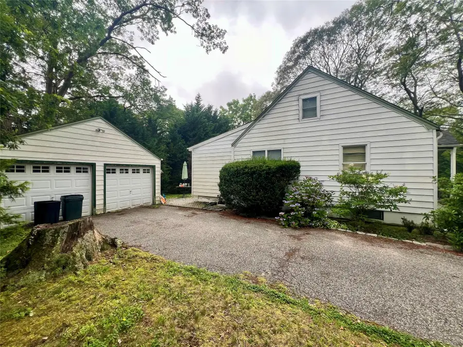 100 Maple Lane, Medford, NY 11763 - Image #3