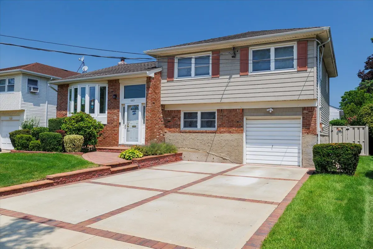 689 Allwyn Street, Baldwin, NY 11510 - Image #1