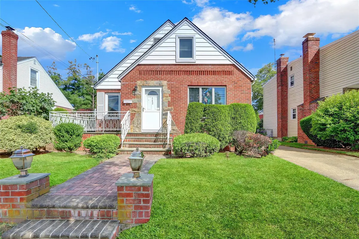 142 Kamda Boulevard, New Hyde Park, NY 11040 - Image #1