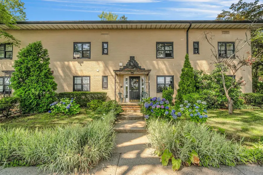 1209 California Road #1R, Eastchester, NY 10709 - Image #2