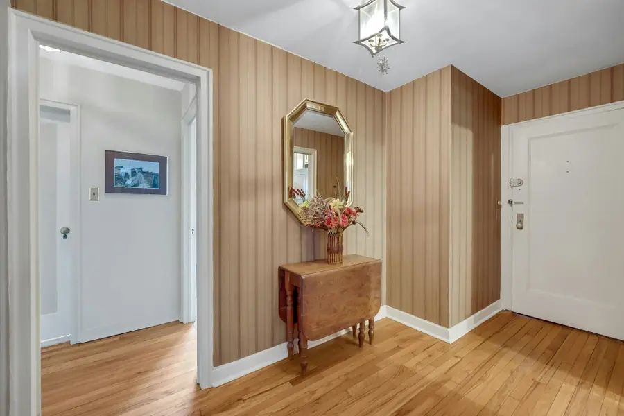 1209 California Road #1R, Eastchester, NY 10709 - Image #3