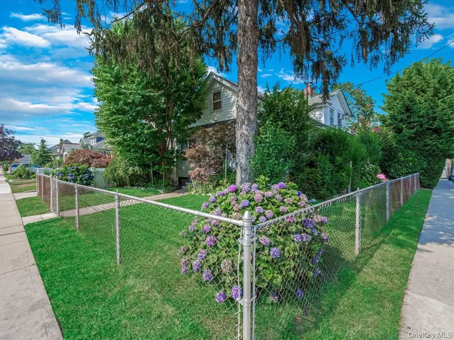 44 Saint Pauls Road S, Hempstead, NY 11550 - Image #2