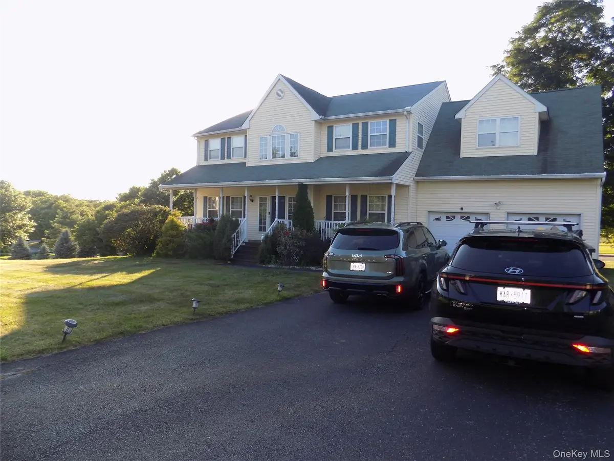 8 Cedardale Loop, Wappingers Falls, NY 12590 - Image #1