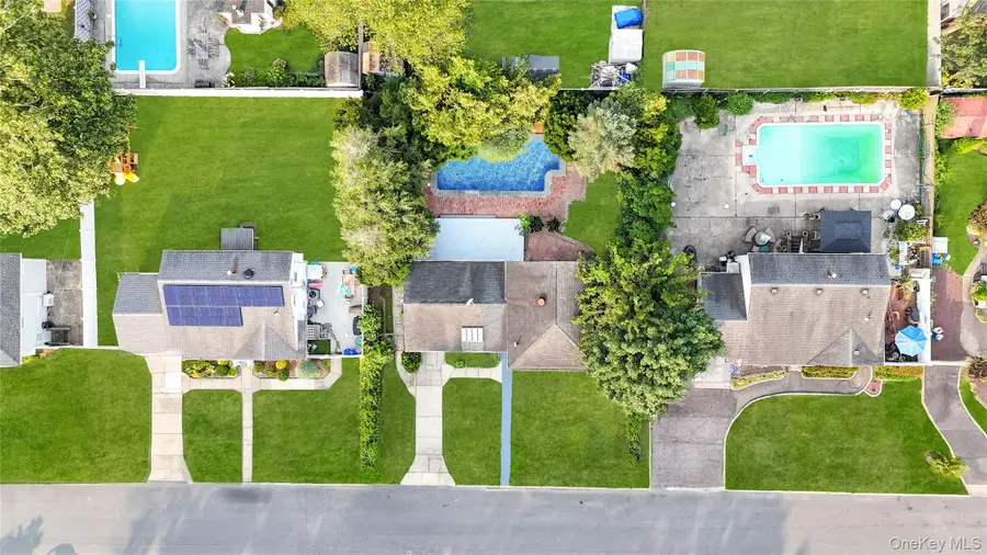 295 W 24th Street, Deer Park, NY 11729 - Image #2