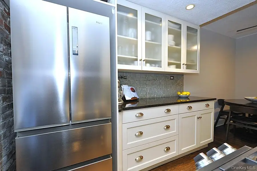 105 Garth Road #1L, Scarsdale, NY 10583 - Image #3