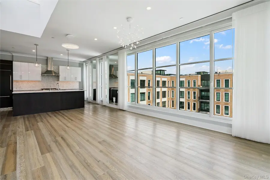 100 Garvies Point Road #1304, Glen Cove, NY 11542 - Image #3