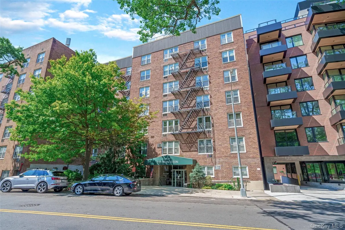 44-20 Douglaston Pkwy Douglaston Parkway #5A, Little Neck, NY 11363 - Image #1