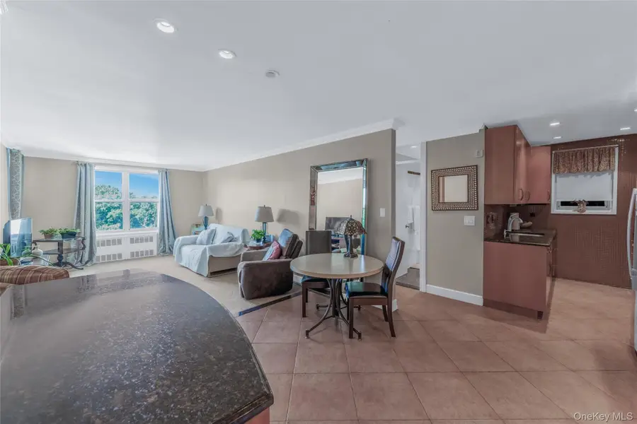 44-20 Douglaston Pkwy Douglaston Parkway #5A, Little Neck, NY 11363 - Image #2