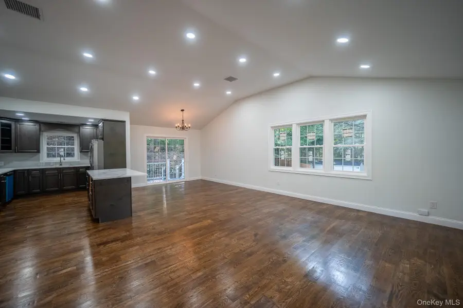 368 Landing Avenue, Smithtown, NY 11787 - Image #3