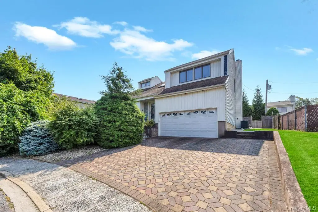 34 Gloria Place, Plainview, NY 11803 - Image #1