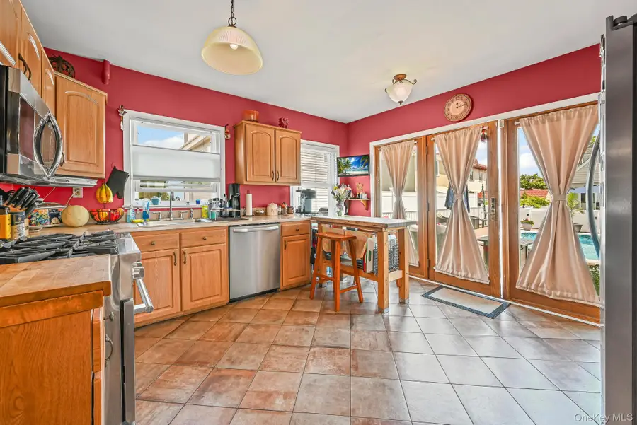 456 Beach 145th Street, Neponsit, NY 11694 - Image #3