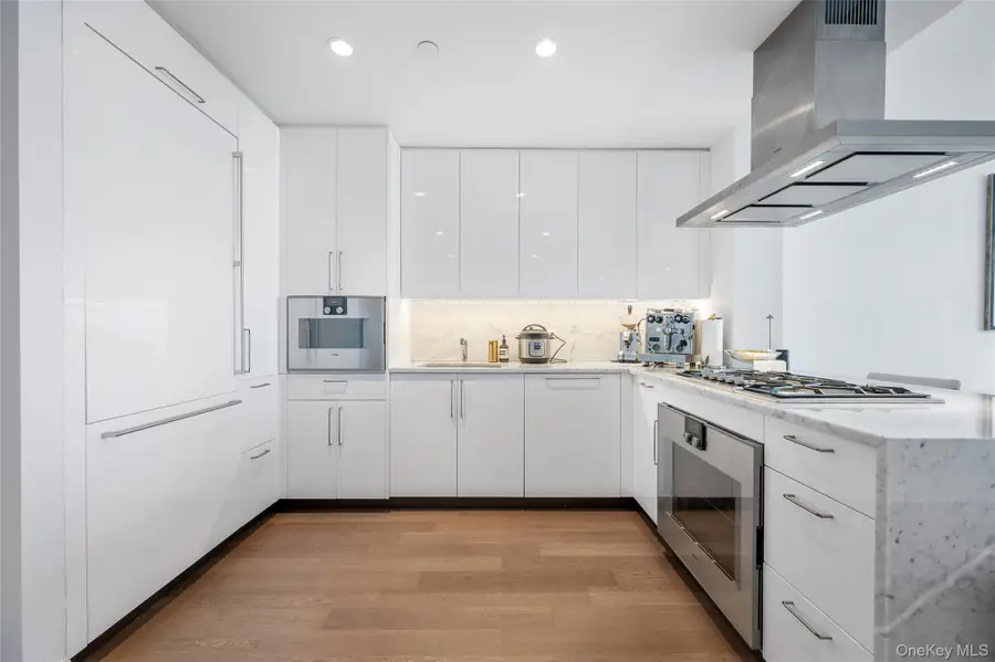 460 W 42nd Street #57G, Manhattan, NY 10036 - Image #3