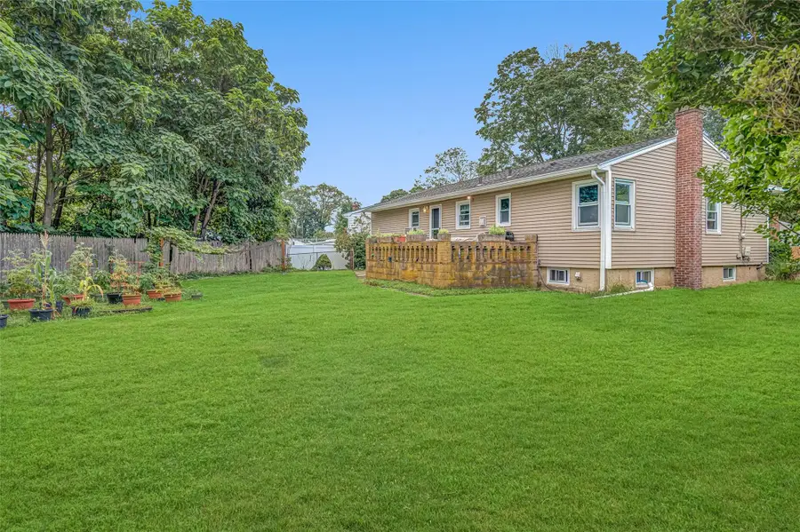 35 Anna Street, Bay Shore, NY 11706 - Image #3