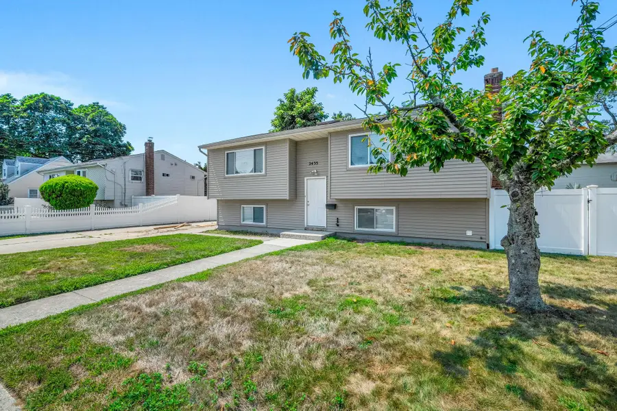 2435 Great Neck Road, Copiague, NY 11726 - Image #2