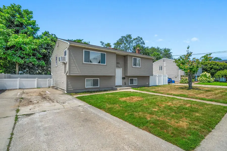 2435 Great Neck Road, Copiague, NY 11726 - Image #3