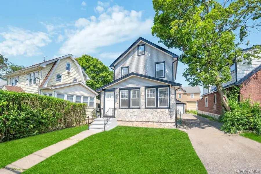 272 N Columbus Avenue, Freeport, NY 11520 - Image #2