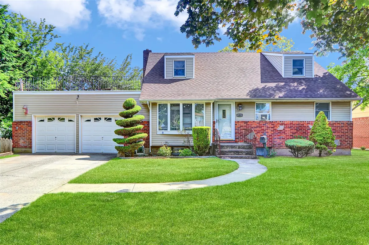 181 Maple Avenue, East Meadow, NY 11554 - Image #1