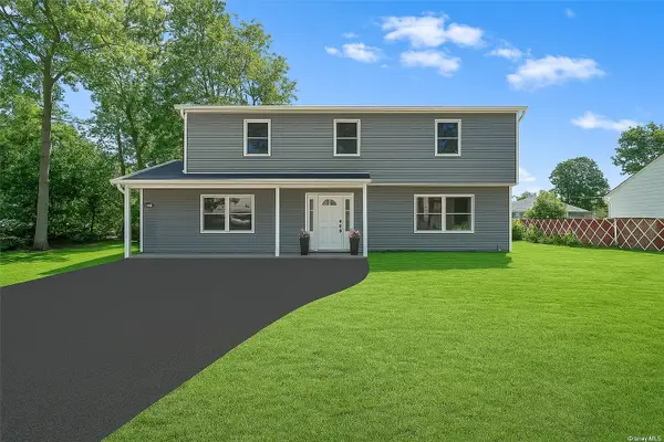 12 Knoll Road, Rocky Point, NY 11778