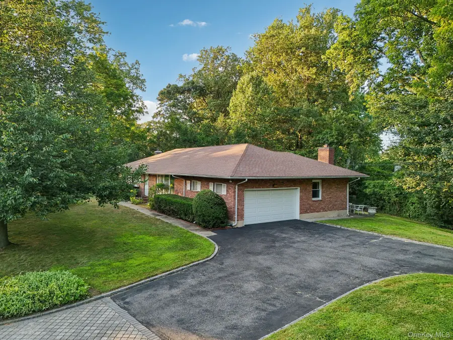 22 Reynolds Road, Glen Cove, NY 11542 - Image #2