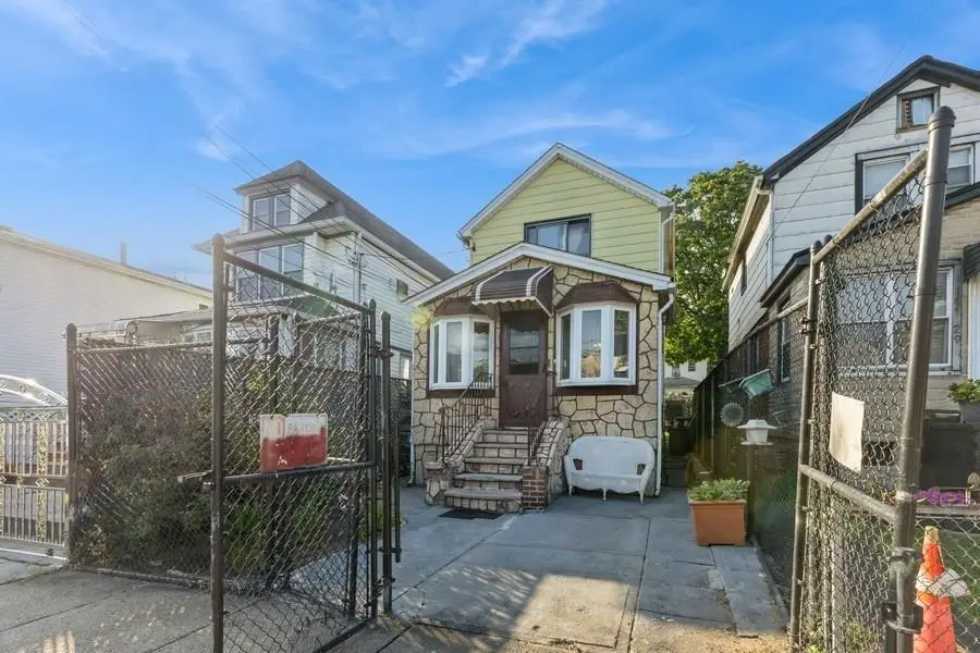 16427 109th Drive, Jamaica, NY 11433 - Image #3