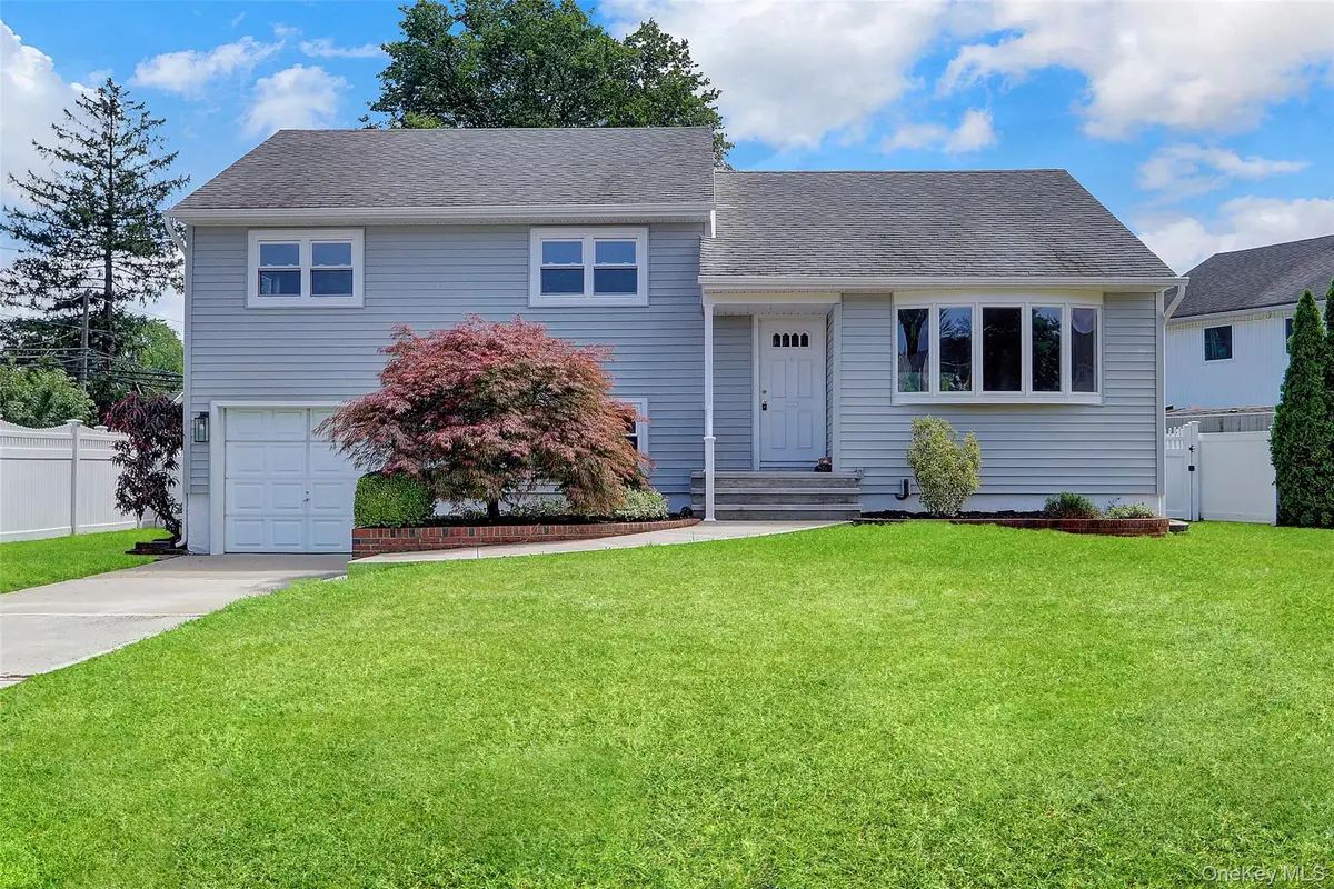 3621 Regent Lane, Wantagh, NY 11793 - Image #1