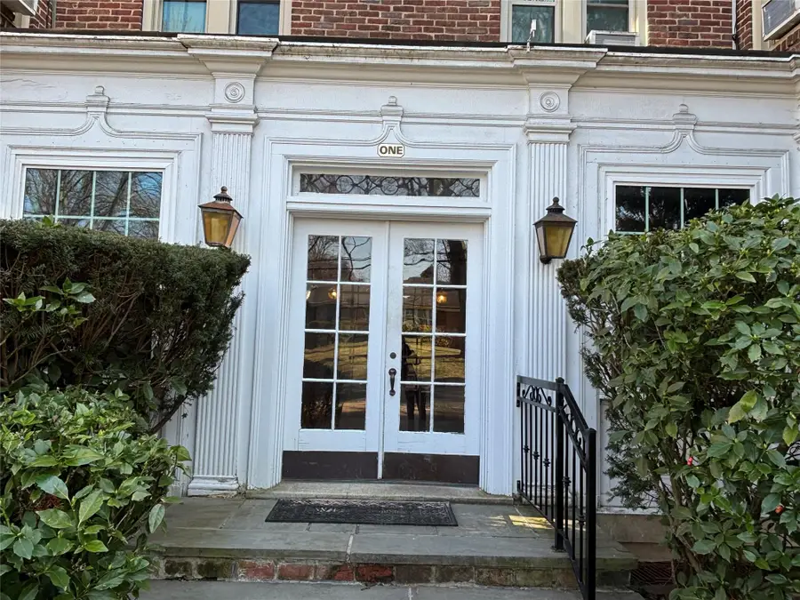 1 Ascot Ridge #3A, Great Neck, NY 11021 - Image #2