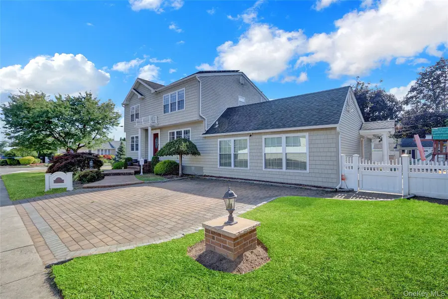 72 N Fordham Road, Hicksville, NY 11801 - Image #2