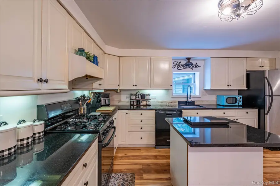 8 Edwards Lane, Marlborough, NY 12547 - Image #3