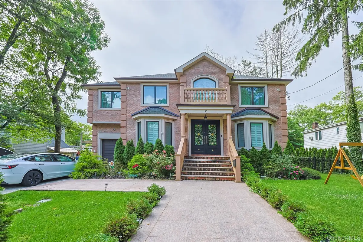 90 Baker Hill Road, Great Neck, NY 11023 - Image #1