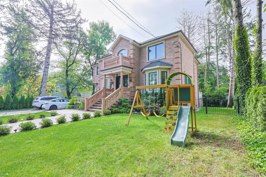 90 Baker Hill Road, Great Neck, NY 11023 - Image #2