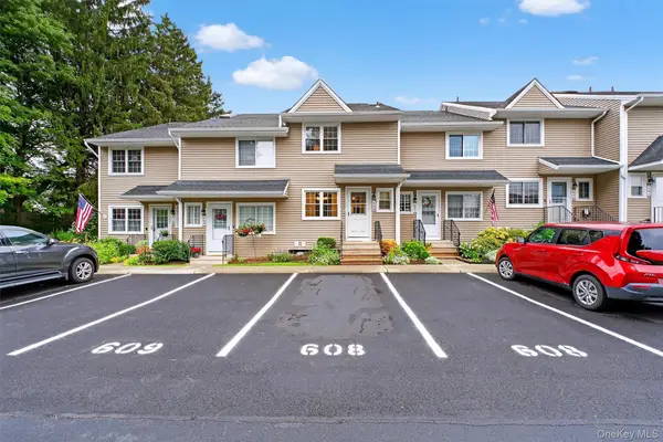 608 Covington Green Lane, Patterson, NY 12563