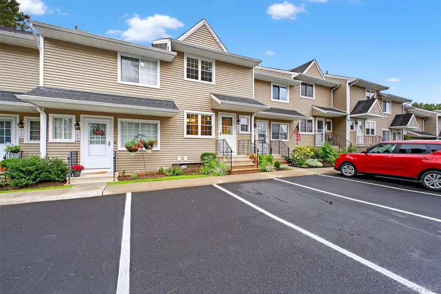 608 Covington Green Lane, Patterson, NY 12563 - Image #3