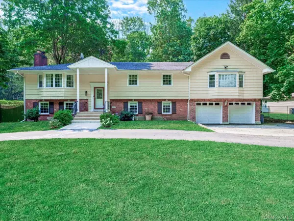 32 Southdown Road, Huntington, NY 11743