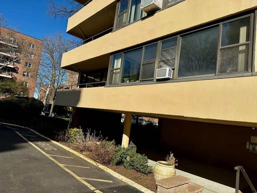 162-30 Powells Cove Boulevard #2D, Beechhurst, NY 11357 - #3