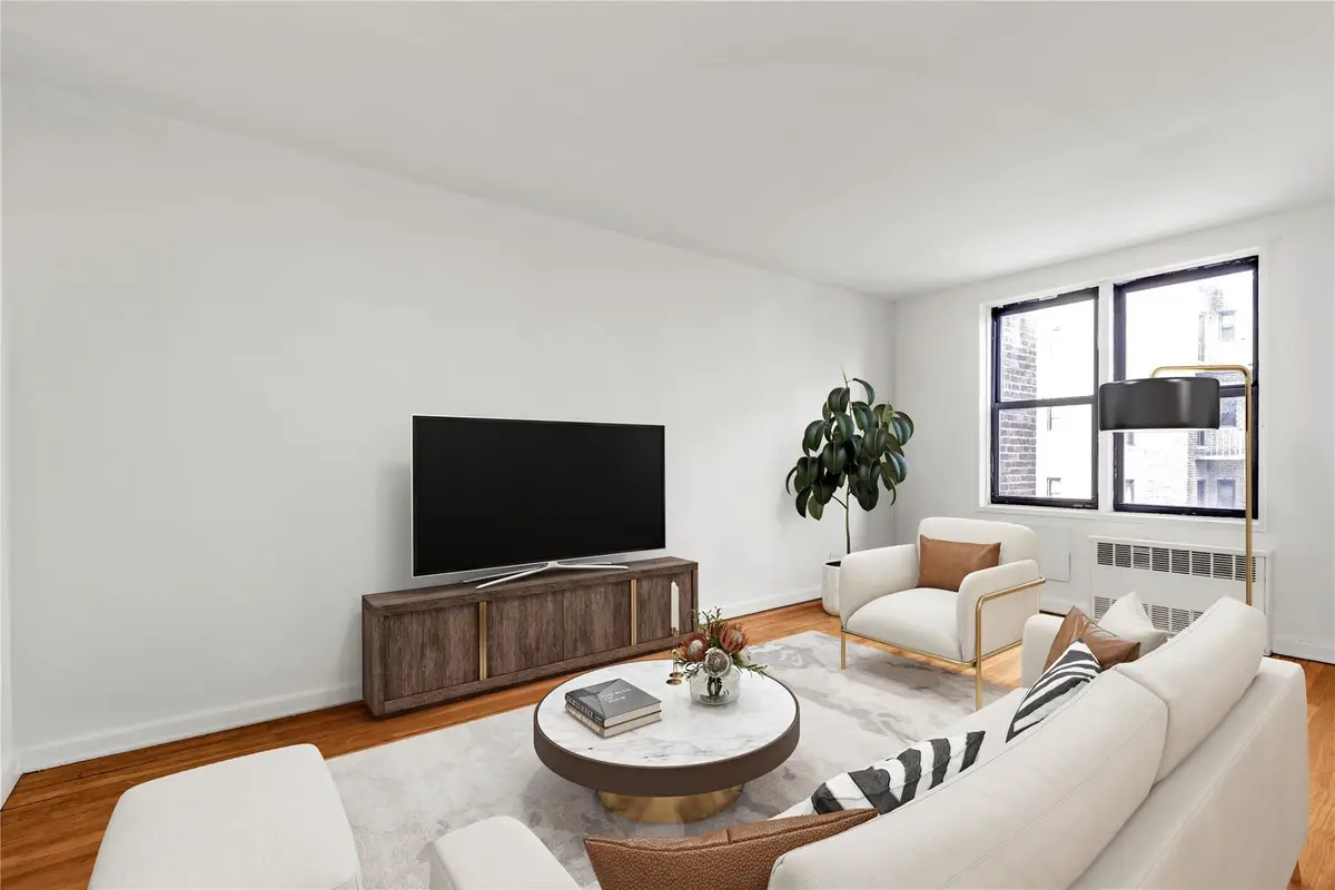 141-05 Pershing Crescent #210, Jamaica, NY 11432 - Image #1