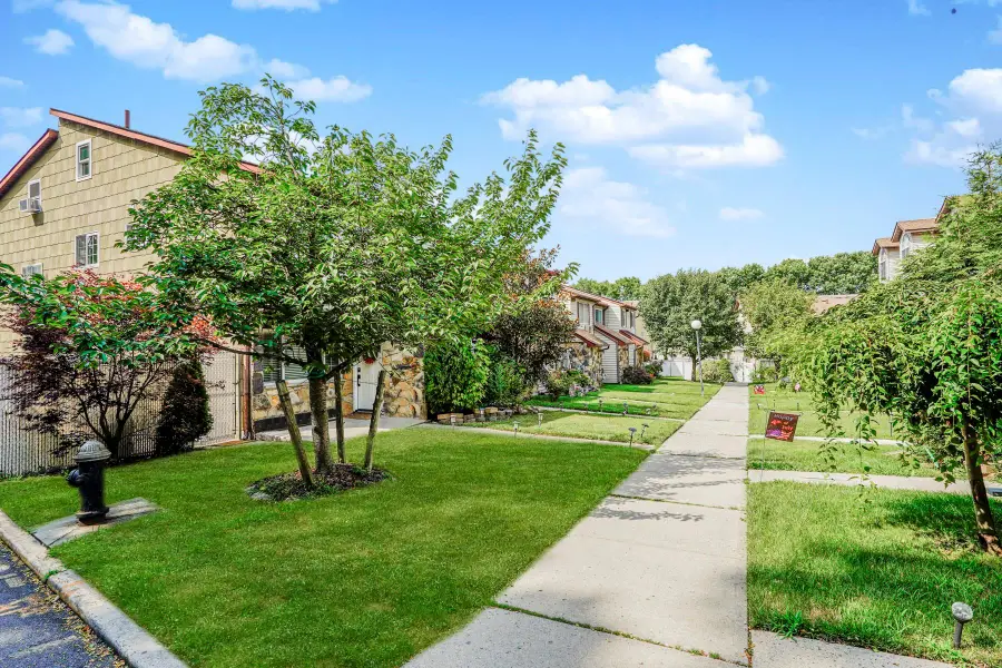 25 Fuller Court #A, Staten Island, NY 10306 - Image #2