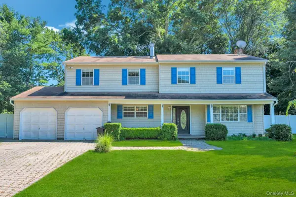 28 Niewood, Ridge, NY 11961