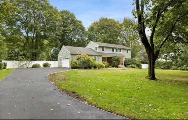 240 Plainview Road, Woodbury, NY 11797