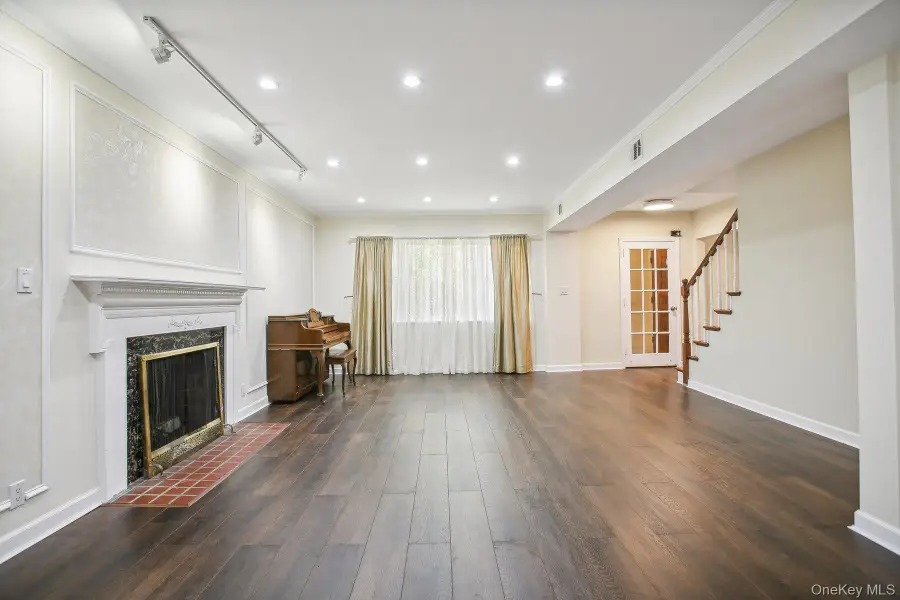 82-43 213th Street, Hollis Hills, NY 11427 - Image #3