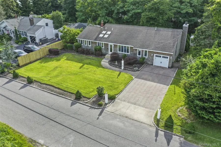 324 Durkee Lane, East Patchogue, NY 11772 - Image #3